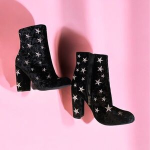 Wild diva ankle boots,  sz 8.  black velvet with silvers stars. barely worn!